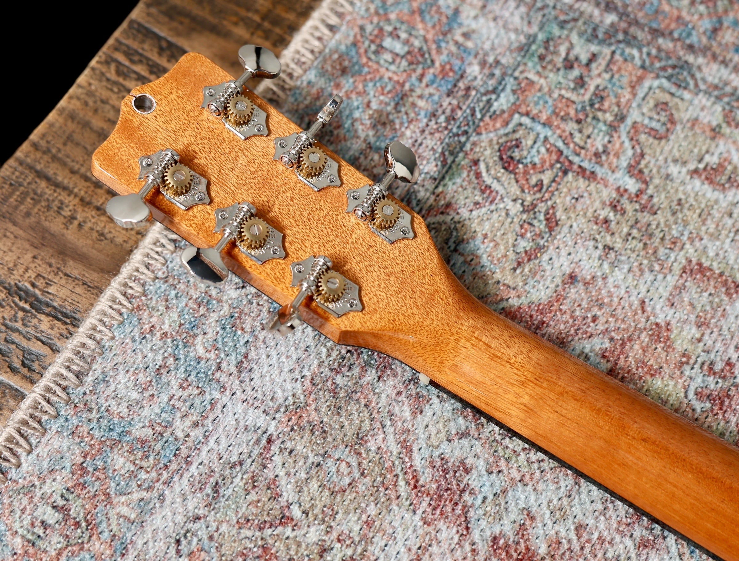 Grez Mendocino Black / Natural w/ Dynasonic Pickups & TK Smith