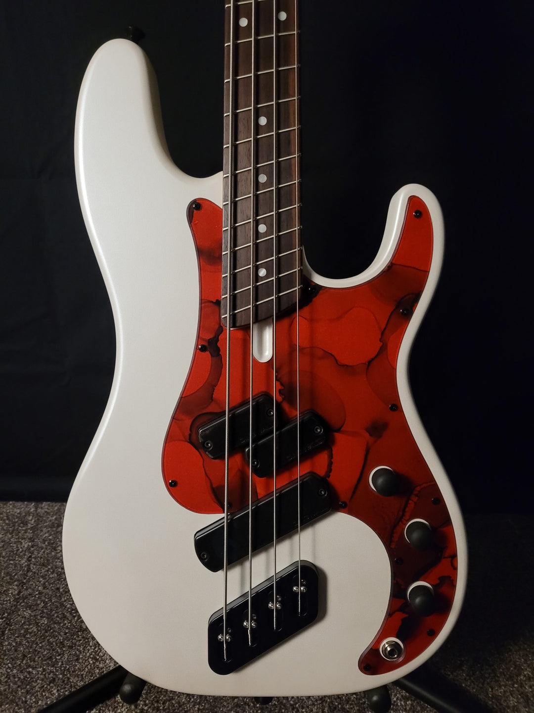 Dingwall SP1 5 Strings Ducati White by Dingwall