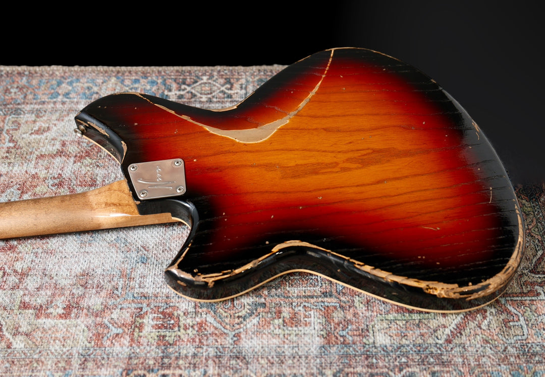 Novo Miris J - 3-Tone Burst. NEW, Authorized Dealer)