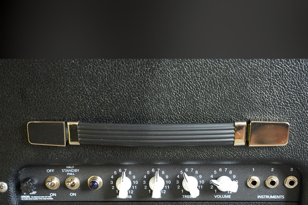 VICTORIA AMPS CLUB DELUXE by VICTORIA AMPS