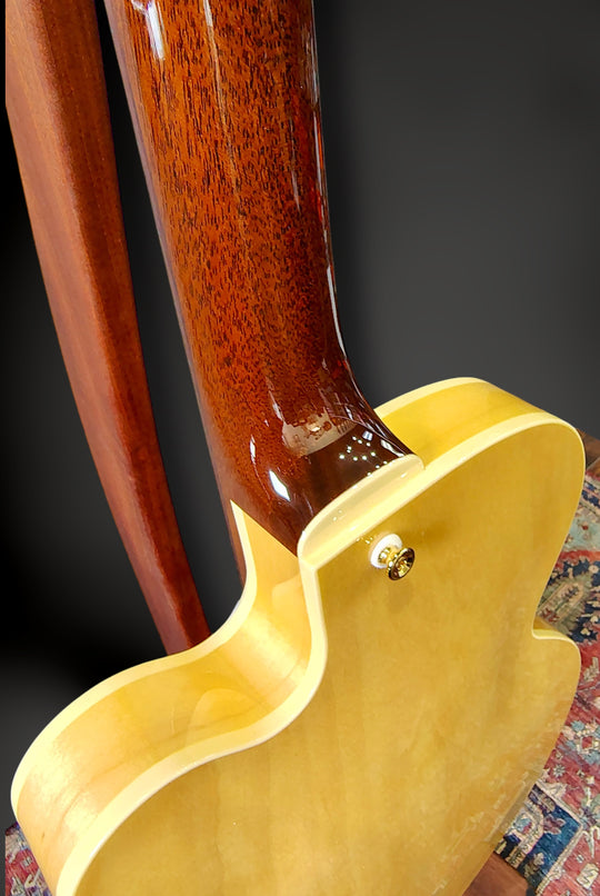 Rozeo "Lady Bug" Natural by Tarada Guitars