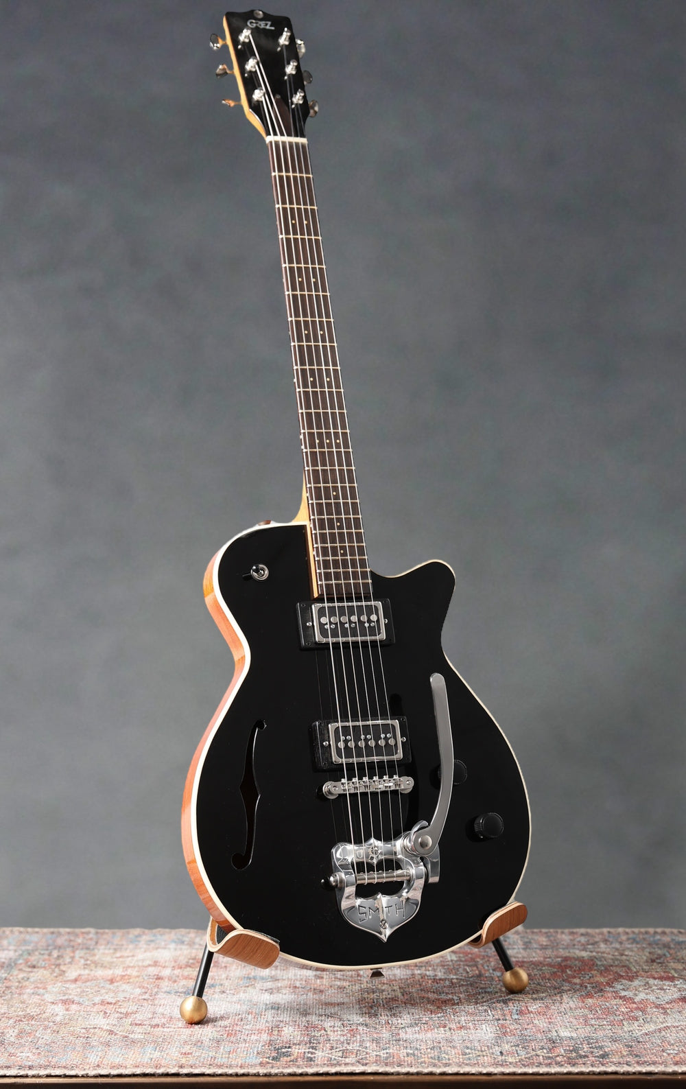 Grez Mendocino Black / Natural w/ Dynasonic Pickups & TK Smith vibrato