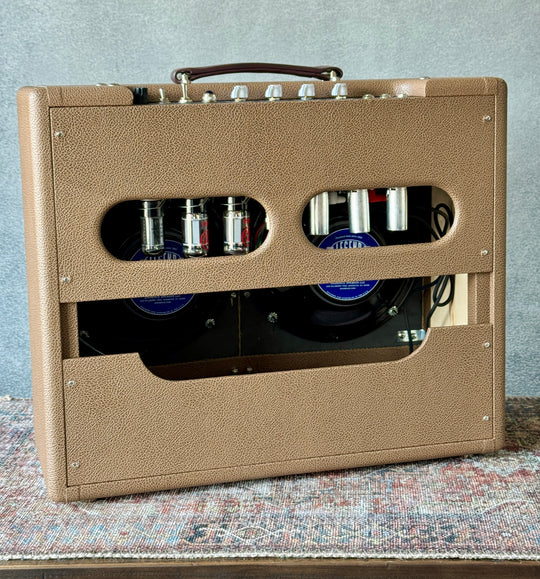 Victoria Amplifiers Club Deluxe 2x10 V-Front – Cocoa Levant Tolex / Wheat Grill (Authorized Dealer) by VICTORIA AMPS