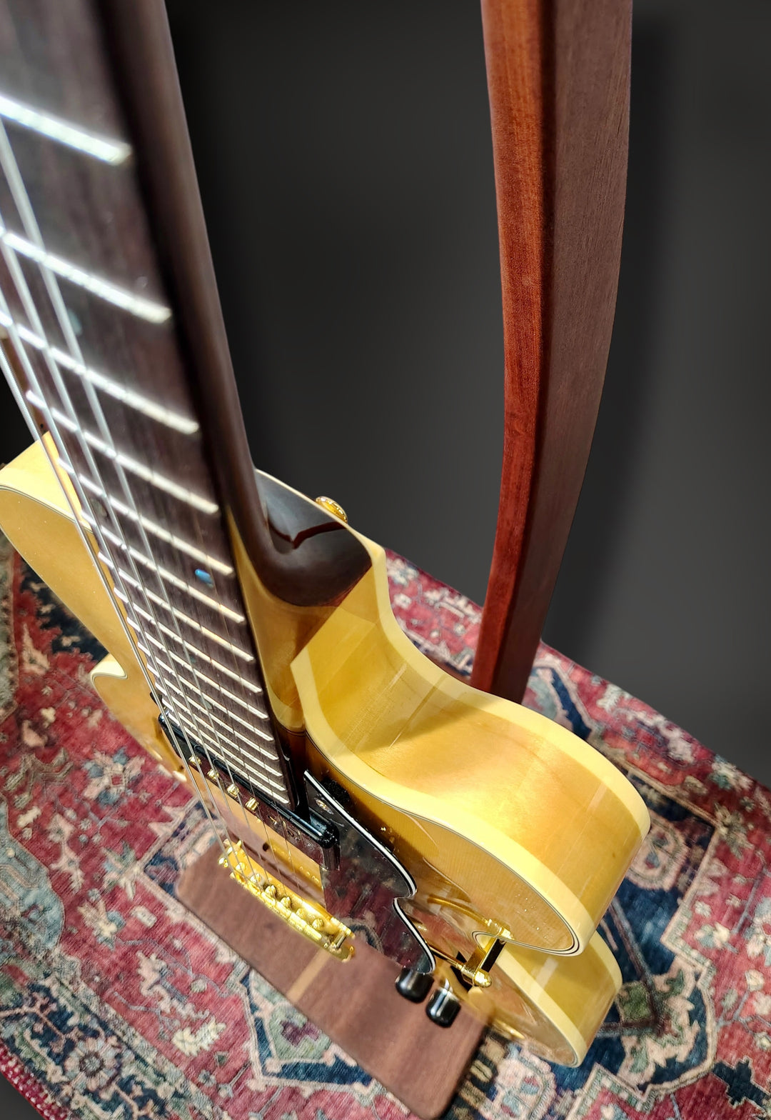 Rozeo "Lady Bug" Natural by Tarada Guitars