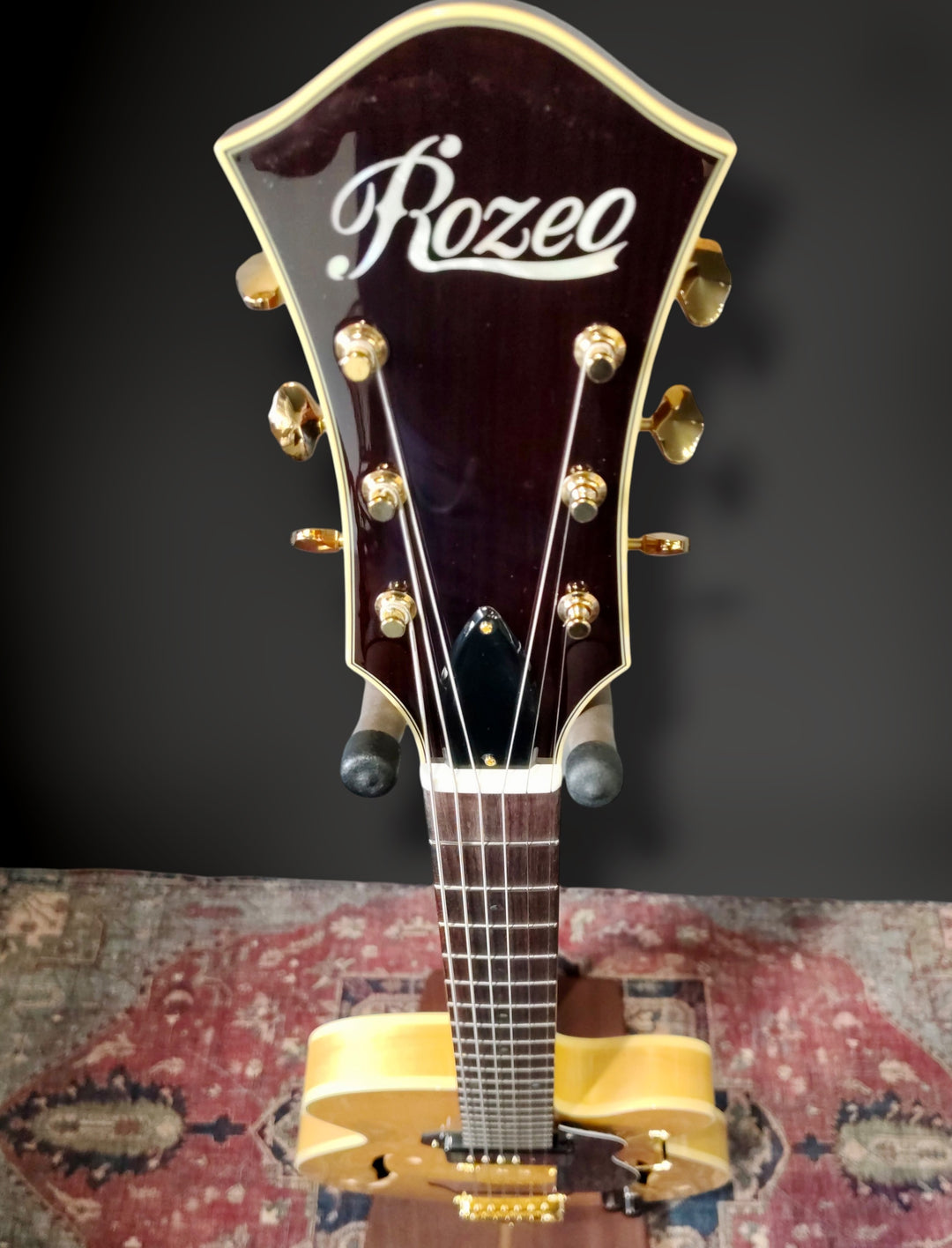 Rozeo "Lady Bug" Natural by Tarada Guitars