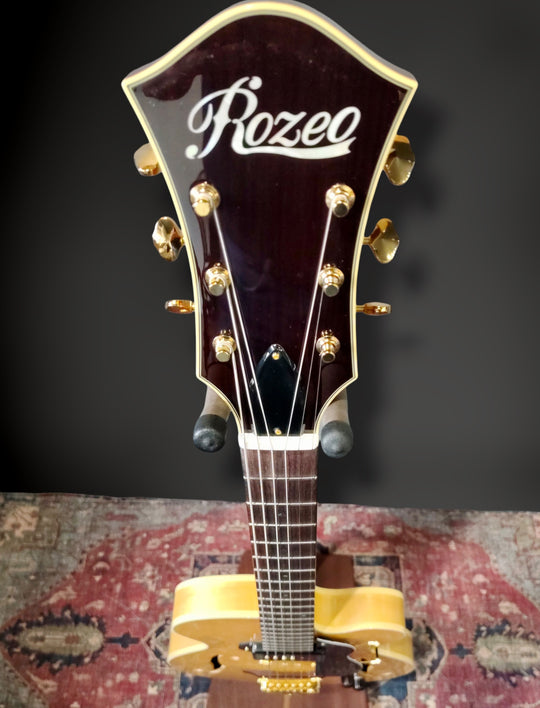 Rozeo "Lady Bug" Natural by Tarada Guitars