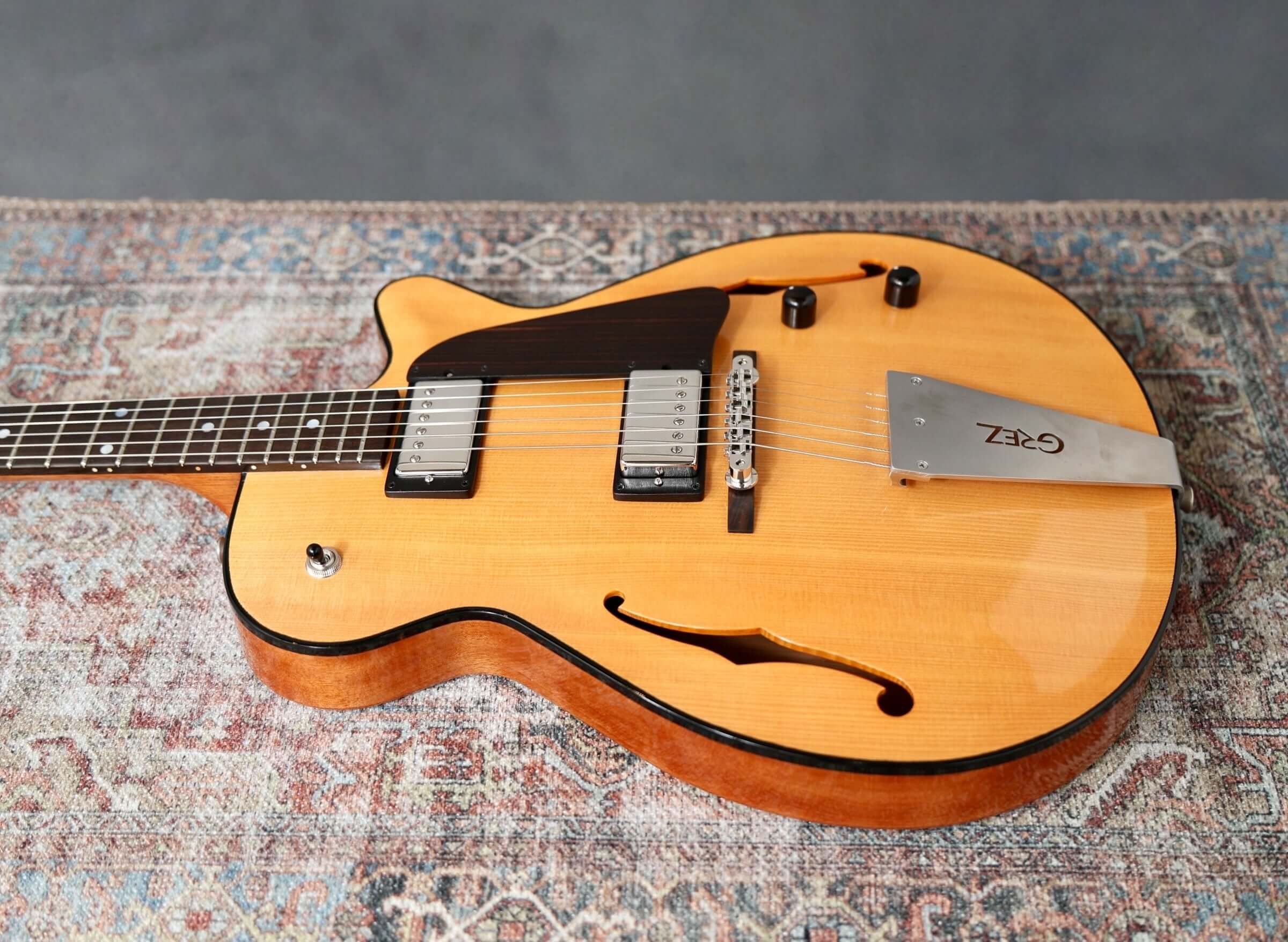 Grez Guitars Grand Tour – Natural Amber Tinted Top. NEW – South