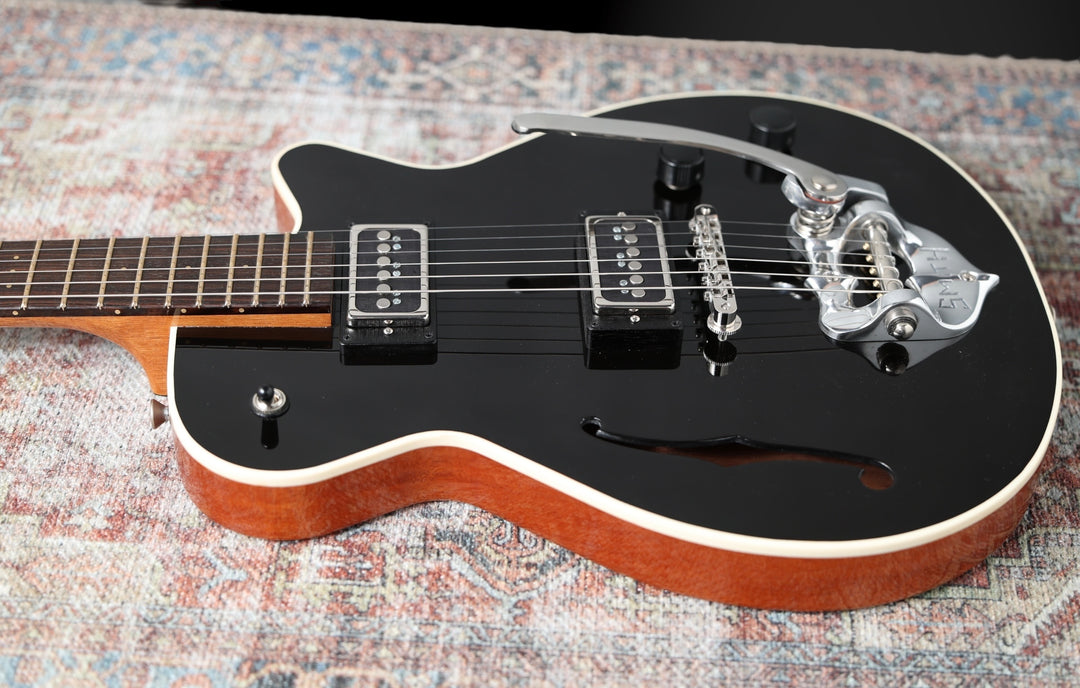 Grez Mendocino Black / Natural w/ Dynasonic Pickups & TK Smith vibrato