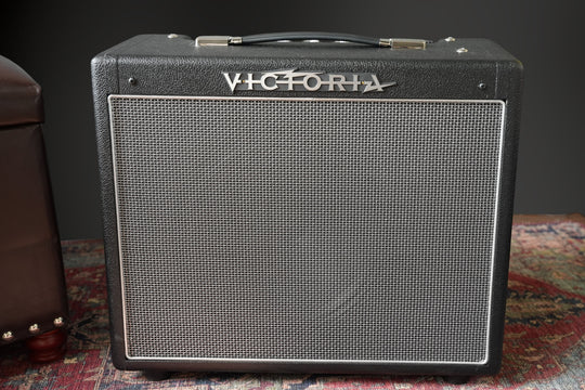 VICTORIA AMPS CLUB DELUXE by VICTORIA AMPS