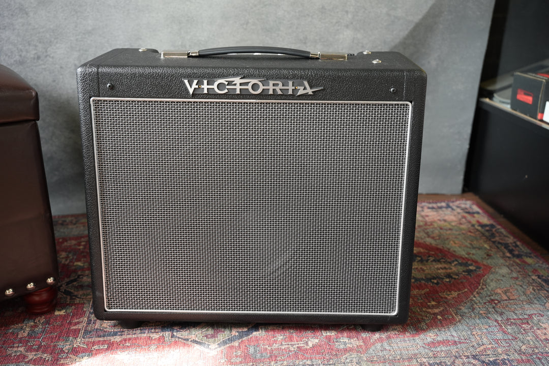 VICTORIA AMPS CLUB DELUXE by VICTORIA AMPS
