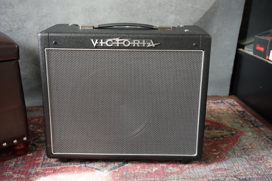 VICTORIA AMPS CLUB DELUXE by VICTORIA AMPS