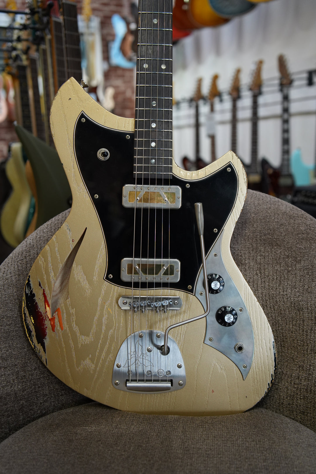 Novo Miris J. Custom by Novo