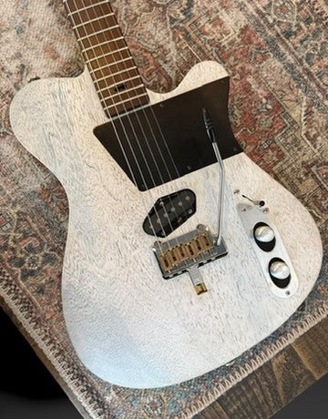 Tao Guitars T-Bucket. 2021 - Korina w/ 25.5" scale lentgh and hiddenn neck Pickup.) NEW, Authorized Dealer)