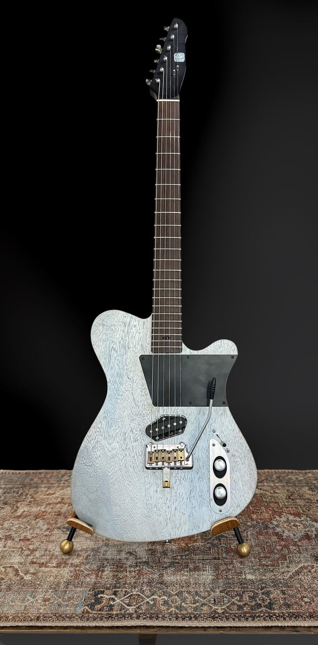 Tao Guitars T-Bucket. 2021 - Korina w/ 25.5" scale lentgh and hiddenn neck Pickup.) NEW, Authorized Dealer)