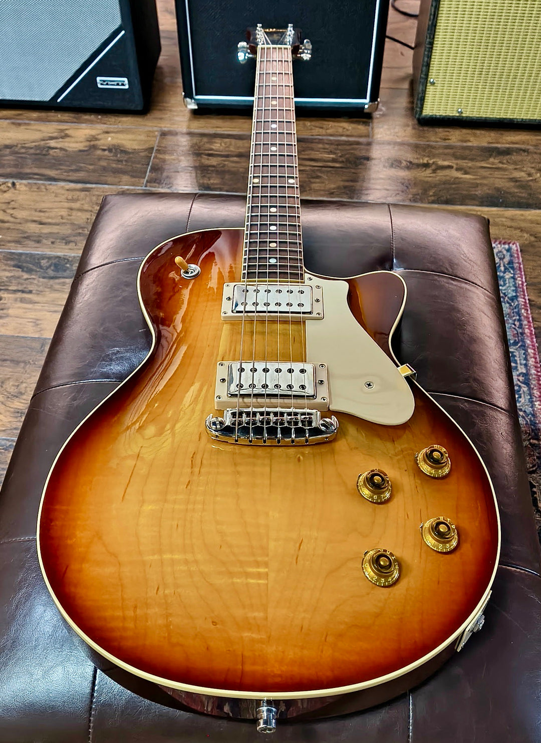 Gil Yaron Bone I in Sunburst by South Shore Guitar Boutique