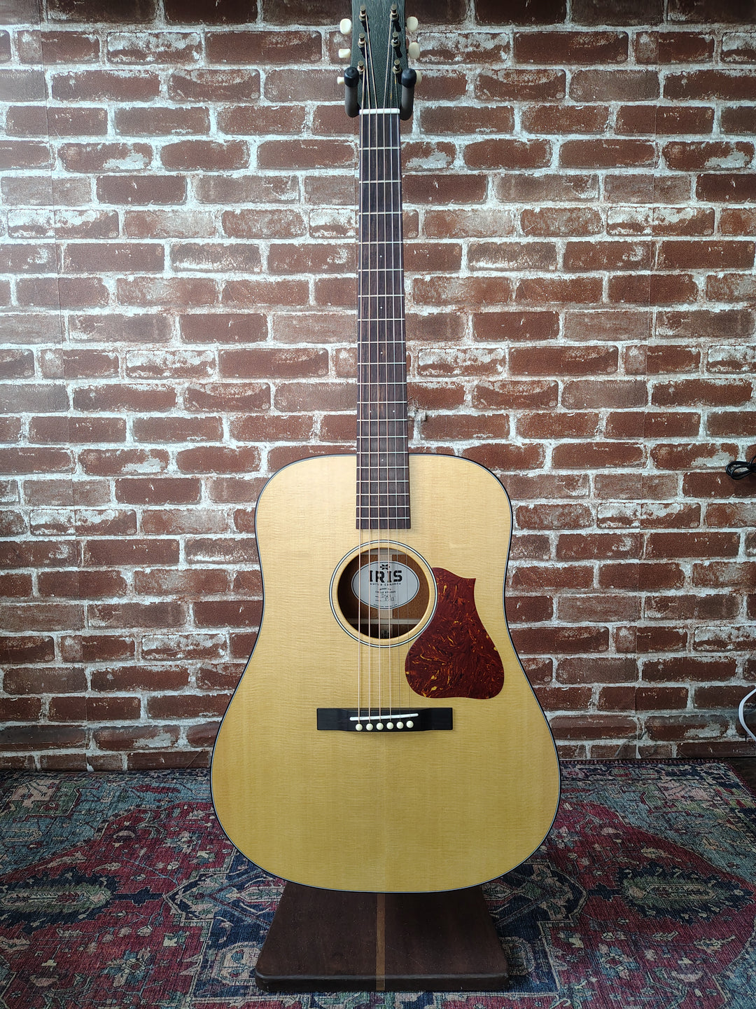 Iris Guitars D-WH Natural by Iris Guitar Company