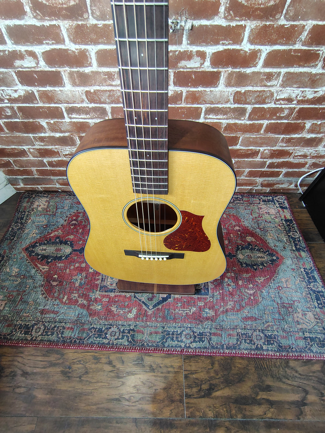 Iris Guitars D-WH Natural by Iris Guitar Company