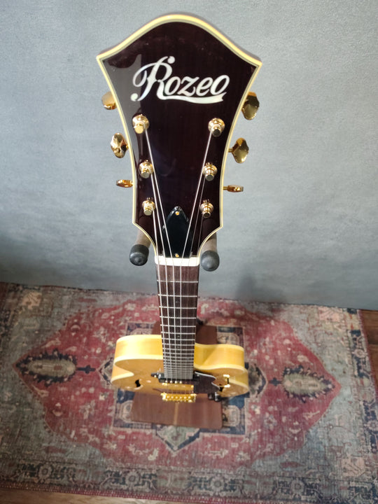 Rozeo "Lady Bug" Natural by Tarada Guitars