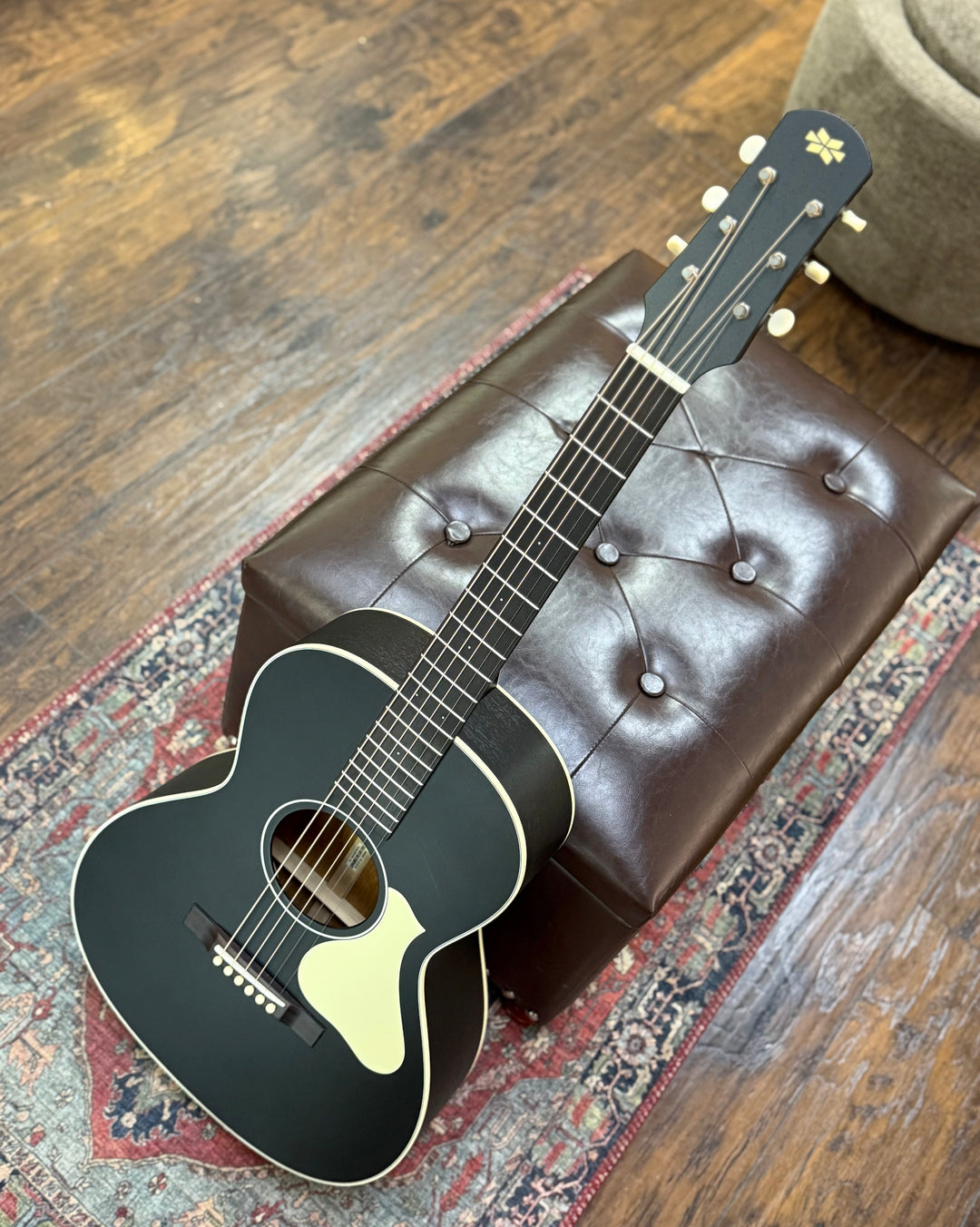 Iris MS-00 12-Fret All Black