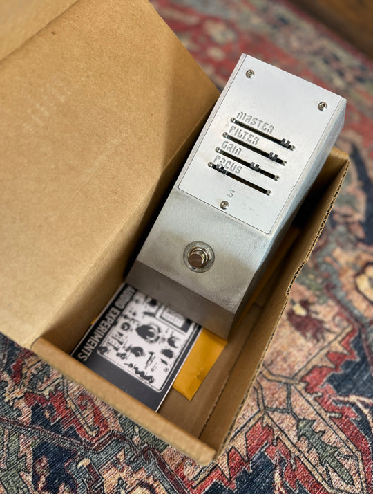 STORE DEMO - Electronic Audio Experiments 0xEAE Fuzz