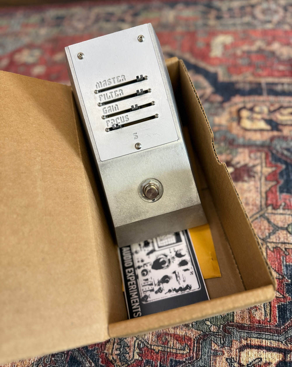 STORE DEMO - Electronic Audio Experiments 0xEAE Fuzz