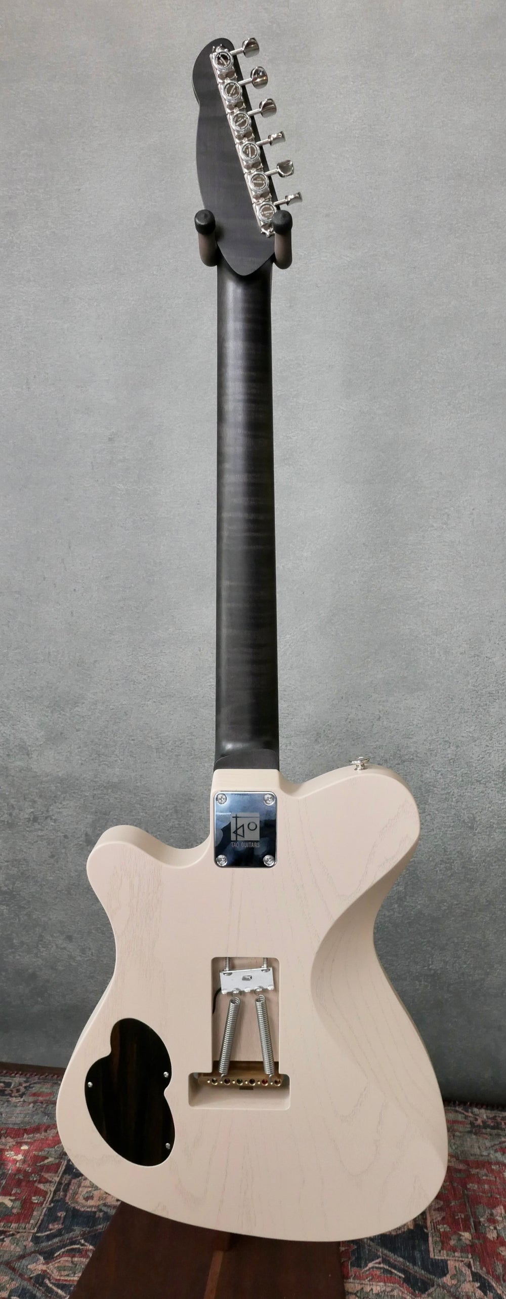 TAO T-Bucket Taliesin in Blonde/Black (S/N86) by Tao Guitars