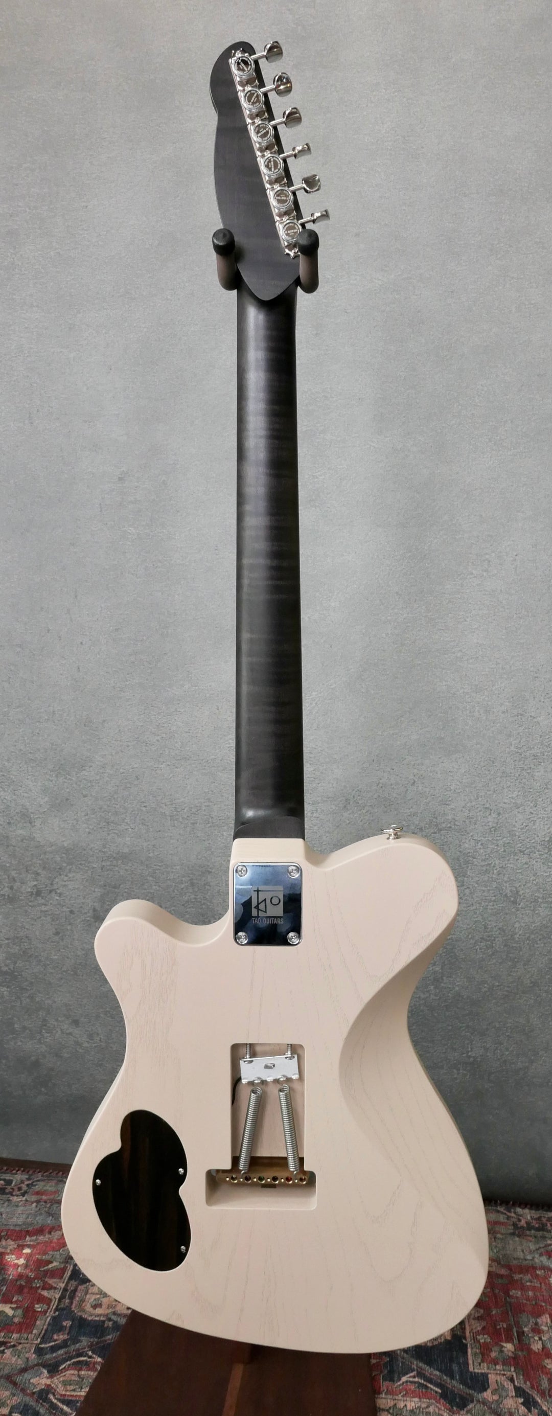 TAO T-Bucket Taliesin in Blonde/Black (S/N86) by Tao Guitars