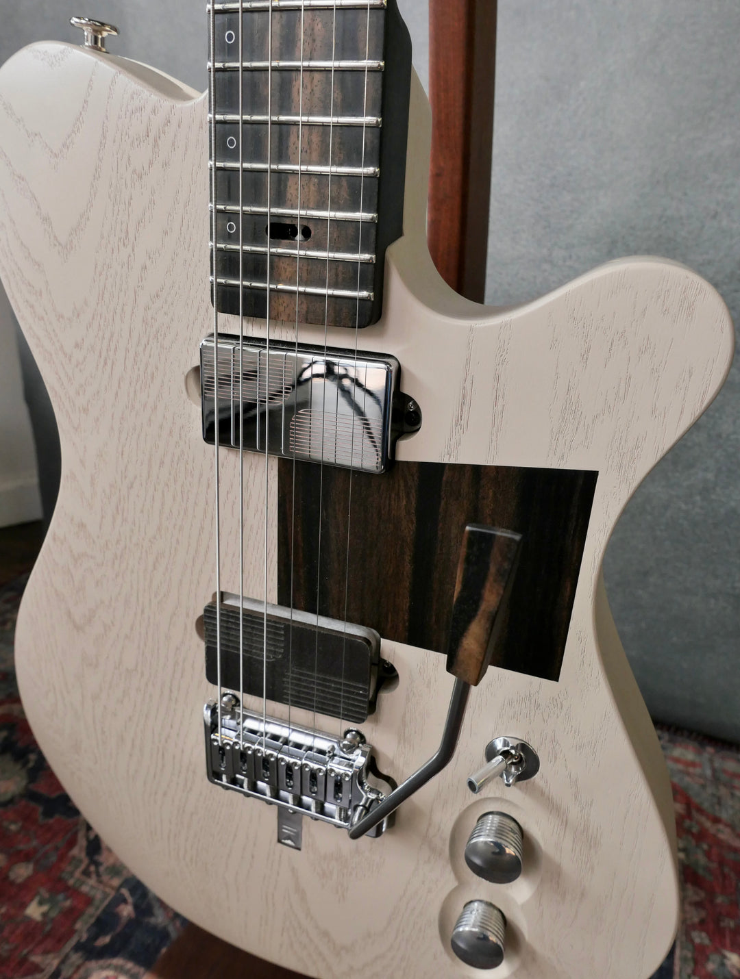 TAO T-Bucket Taliesin in Blonde/Black (S/N86) by Tao Guitars