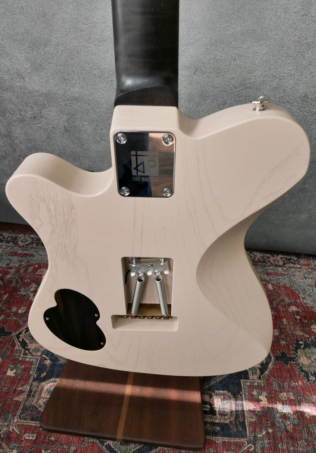TAO T-Bucket Taliesin in Blonde/Black (S/N86) by Tao Guitars
