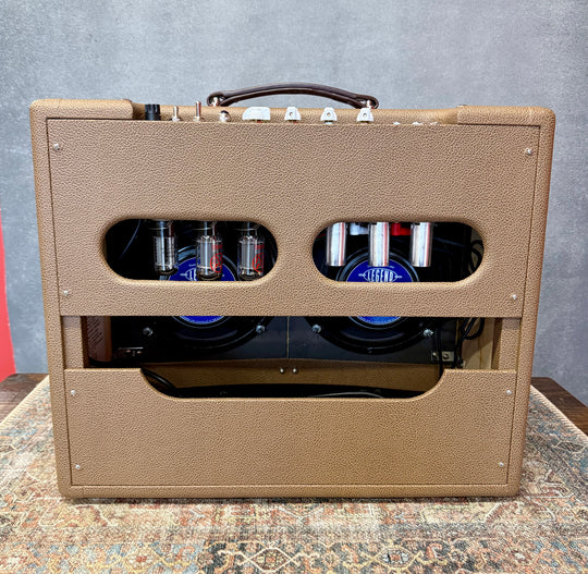 Victoria Amplifiers Club Deluxe 2x10 V-Front – Cocoa Levant Tolex / Wheat Grill by VICTORIA AMPS