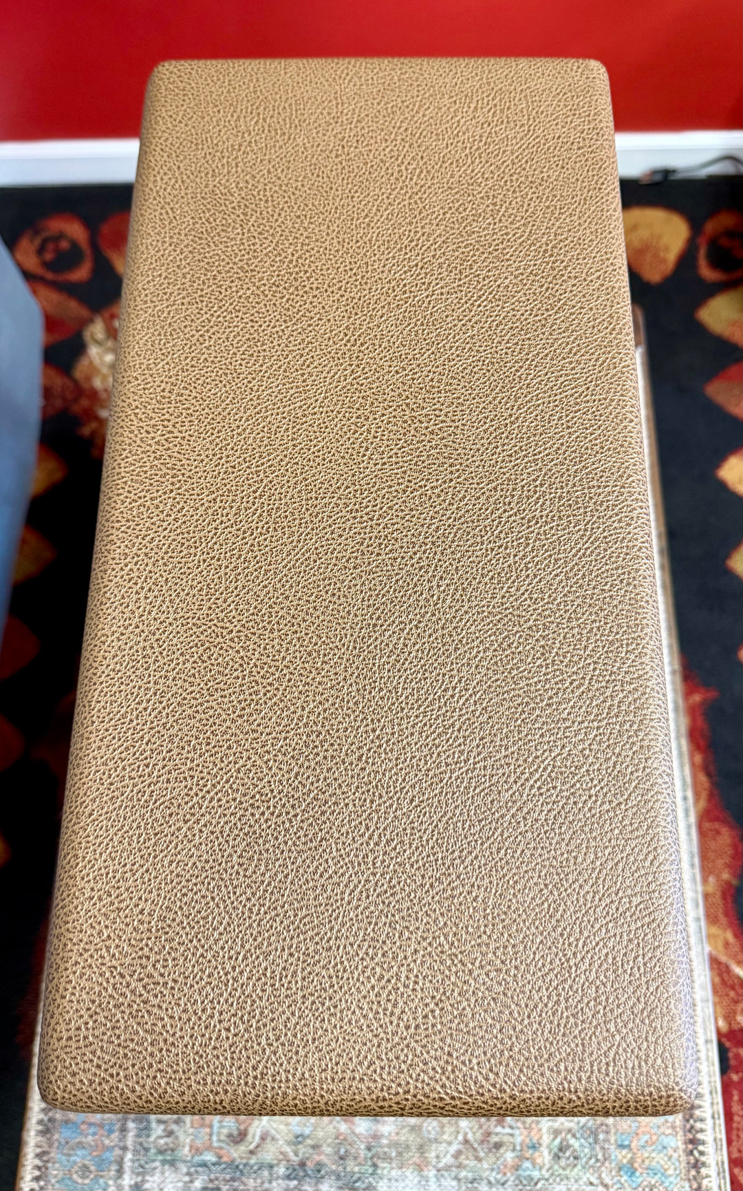 Victoria Amplifiers Club Deluxe 2x10 V-Front – Cocoa Levant Tolex / Wheat Grill by VICTORIA AMPS