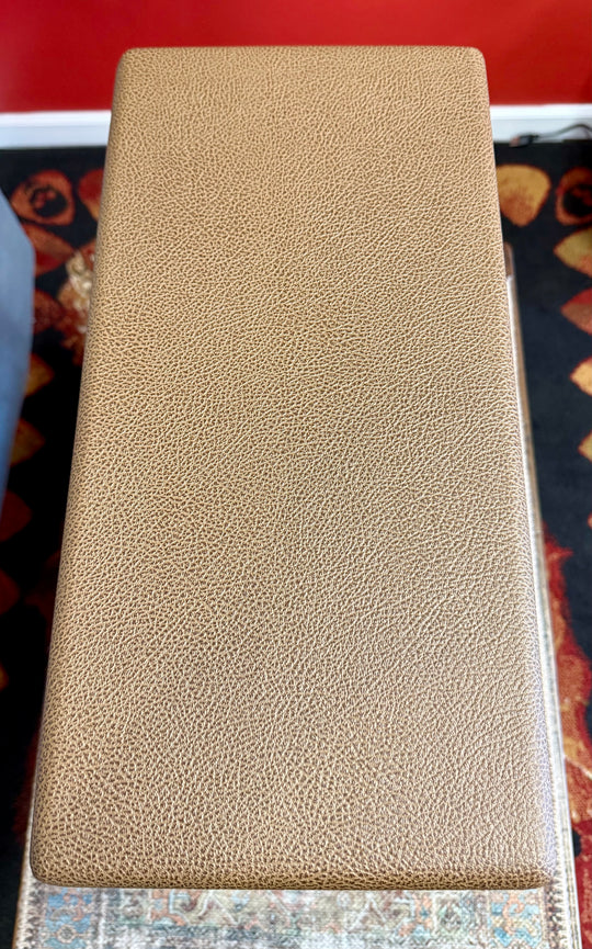 Victoria Amplifiers Club Deluxe 2x10 V-Front – Cocoa Levant Tolex / Wheat Grill by VICTORIA AMPS