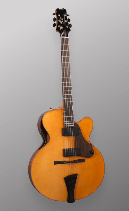 Jaén Guitars Siracusa 16E - 2023 - Natural - European Spruce / English Walnut. NEW (Authorized Dealer)