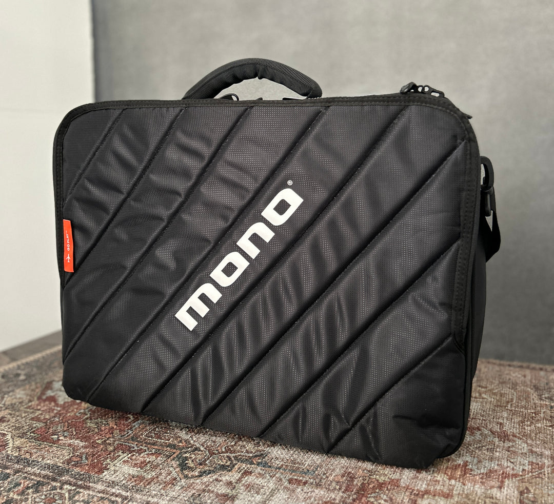 Mono M80-CLUB-V2-BLK Club Accessory Case – South Shore Guitar