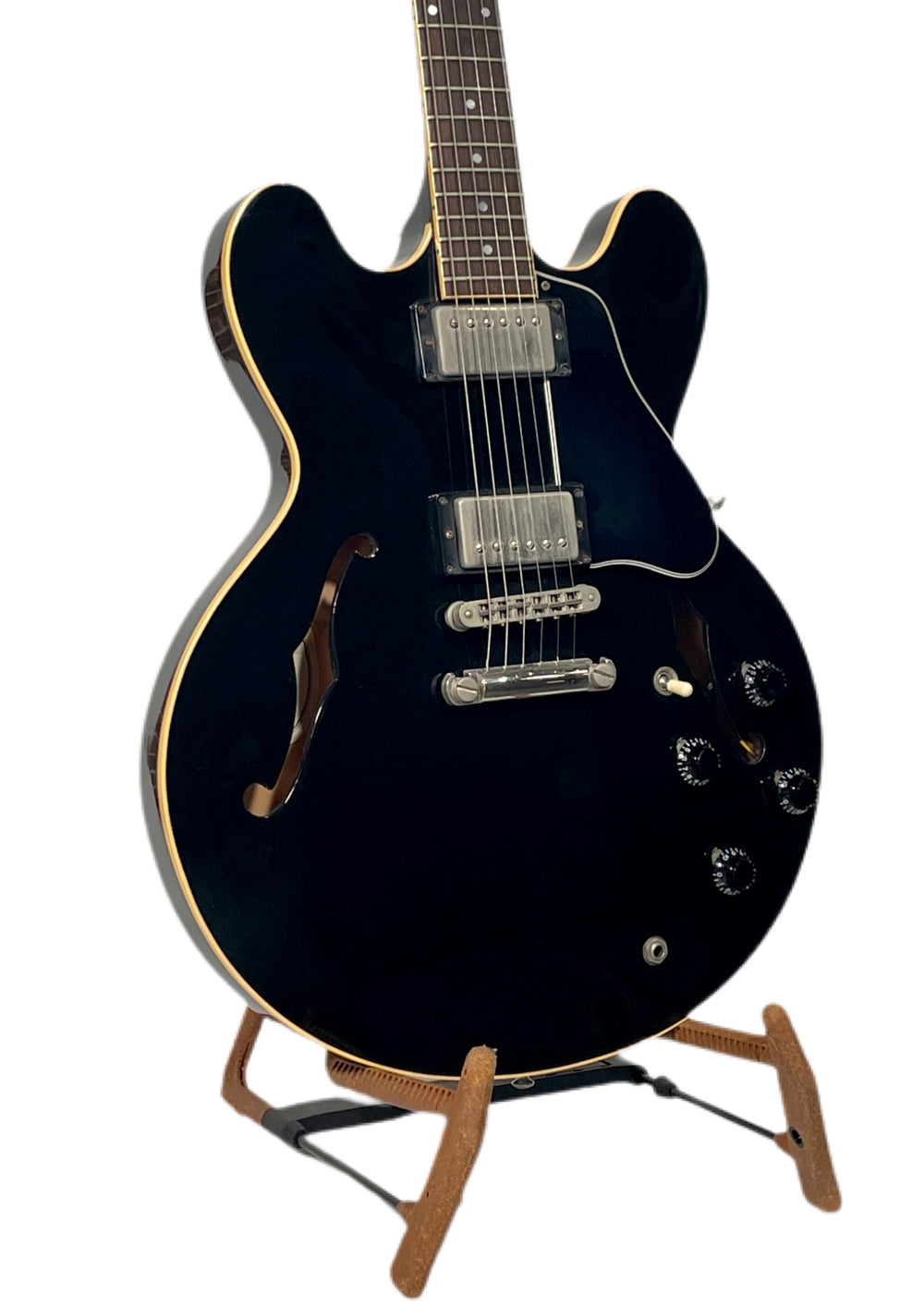 Gibson ES-335 Dot, 1988, Black/Ebony. Great Condition and Playability OHSC included (Likely Tim Shaw HB’s see pics)