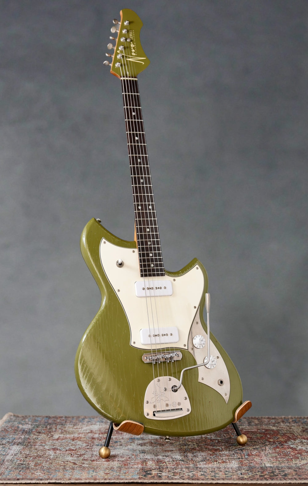 Novo Serus J 2025 - Uffington Green w/ Fralin P-90’s. NEW, (Authorized Dealrr)