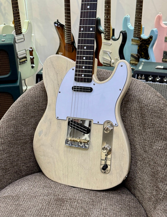 Berly Bent T - Vintage White