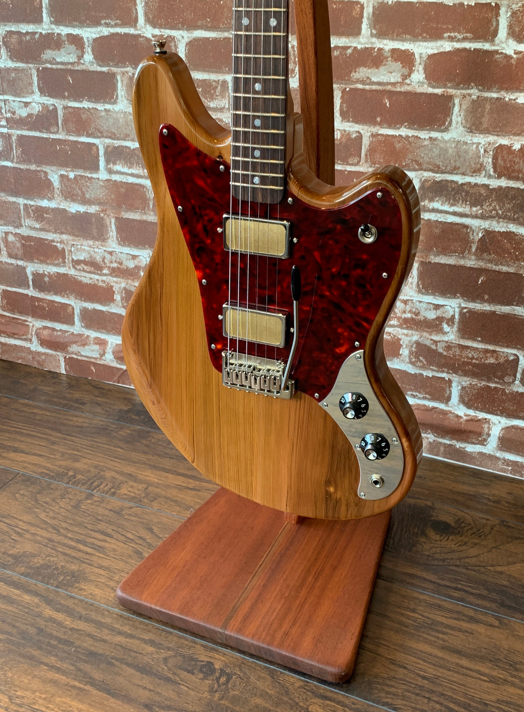Bilt Relevator LS Floating Vibrato 2019 Natural Tinted Western Red Cedar.   "Authorized Bilt Dealer"