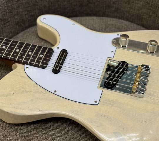 Berly Bent T - Vintage White
