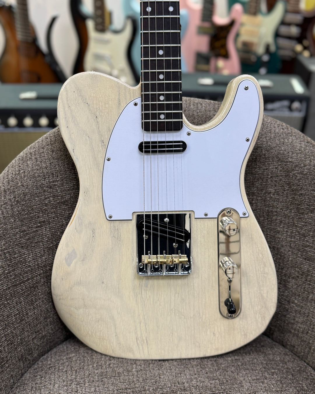 Berly Bent T - Vintage White