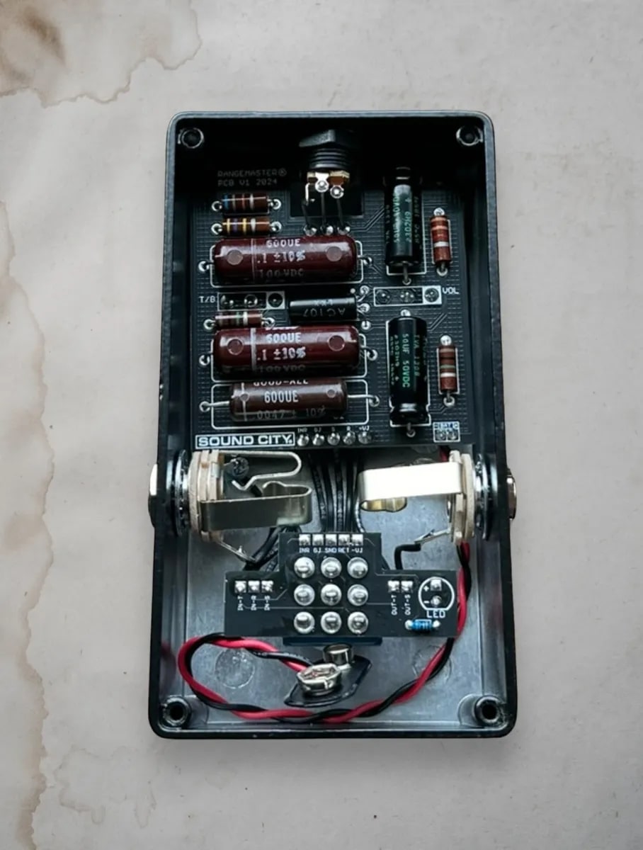 Sound City Rangemaster Treble Booster - Black – South Shore Guitar