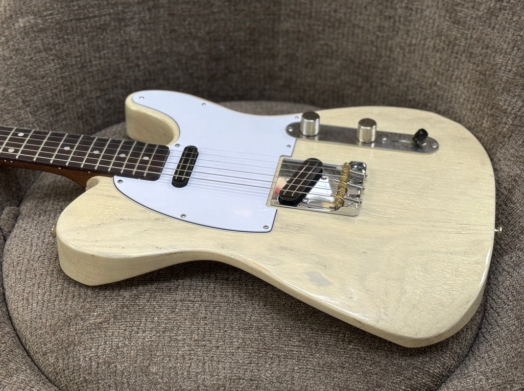 Berly Bent T - Vintage White