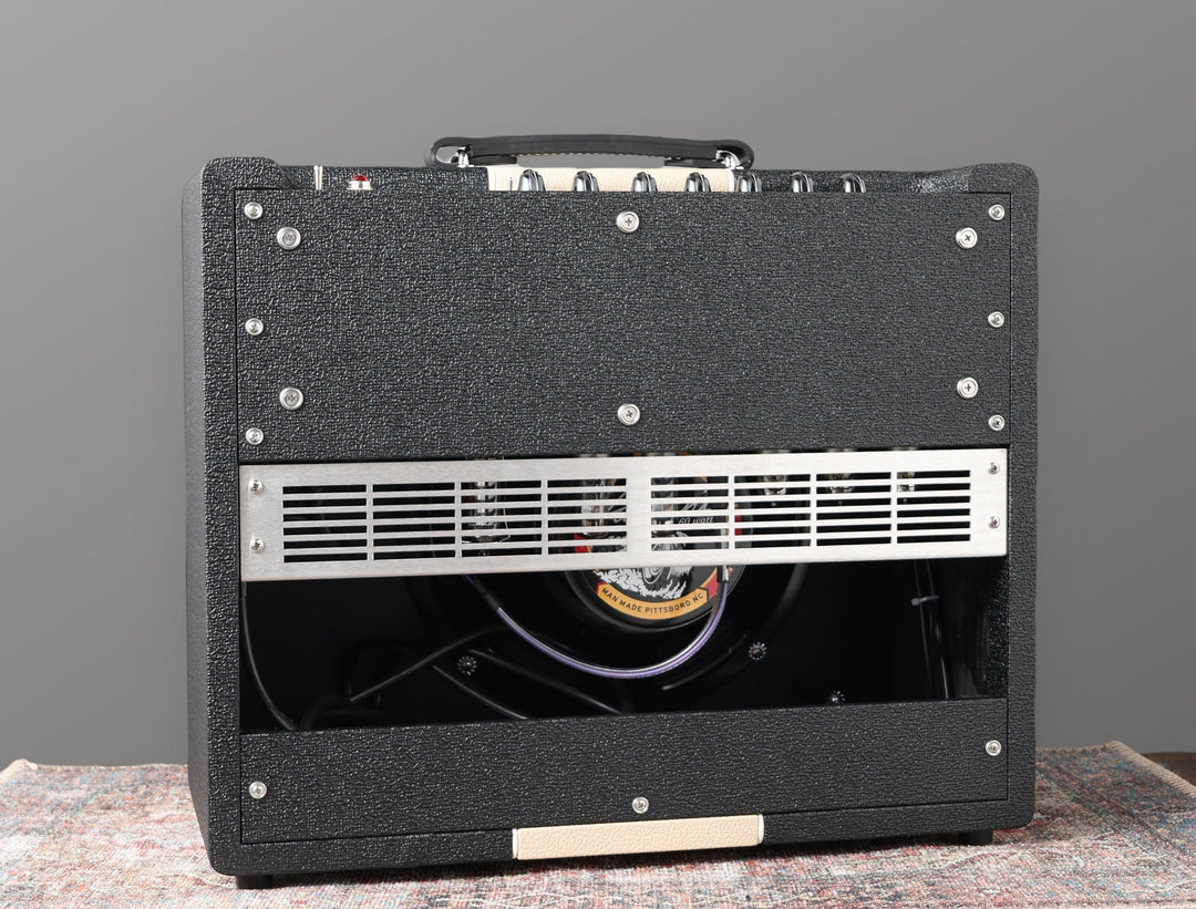 Carr Super Bee 2024 - Black / Cream - 1x12” - New, (Authorized Dealer) 10% OFF SALE ENDS 1/31/25