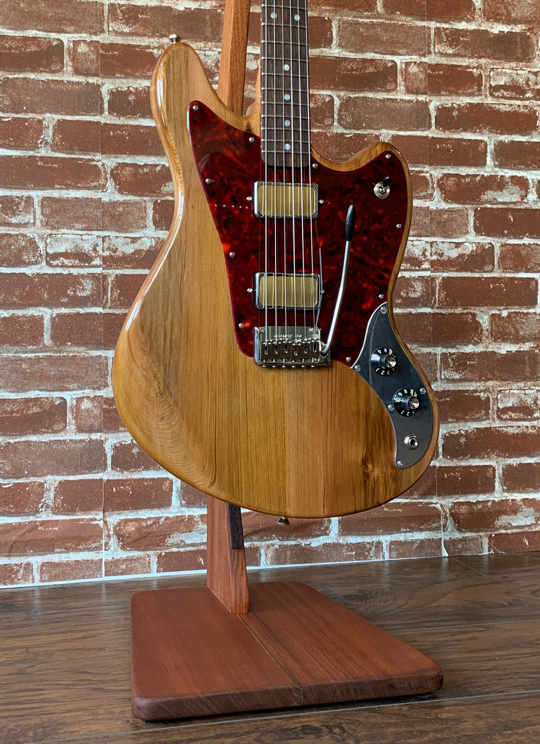 Bilt Relevator LS Floating Vibrato 2019 Natural Tinted Western Red Cedar.   "Authorized Bilt Dealer"
