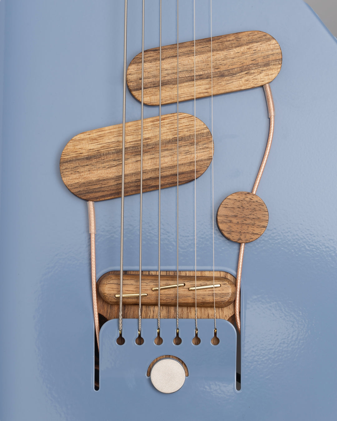 Verso Orbit Baritone 2024. - Dove Blue / Walnut - Sheet Metal Body w/ freely adjustable Magnetic Pickups SC1 Neck & HB2 Bridge - NEW. (Authorized Dealer)
