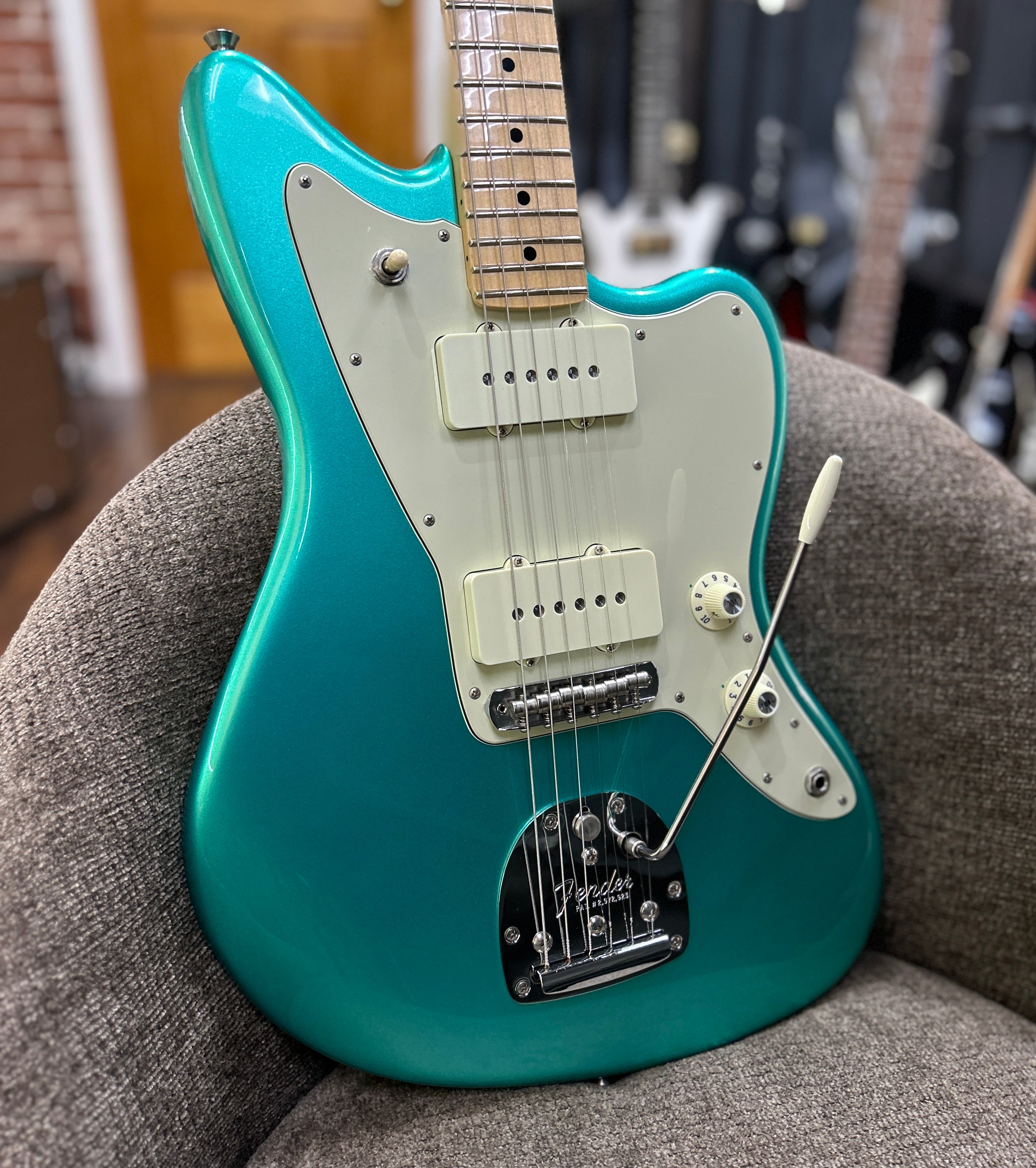 Fenderアメプロ Jazzmaster - Mystic Seafoam Fender American Professional Jazzmaster - Mystic Seafoam Green
