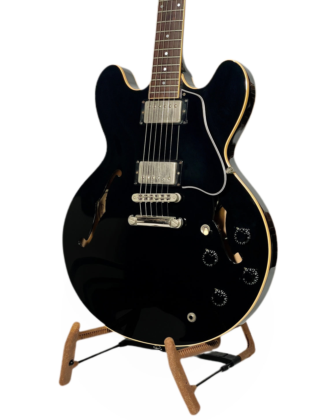 Gibson ES-335 Dot, 1988, Black/Ebony. Great Condition and Playability OHSC included (Likely Tim Shaw HB’s see pics)