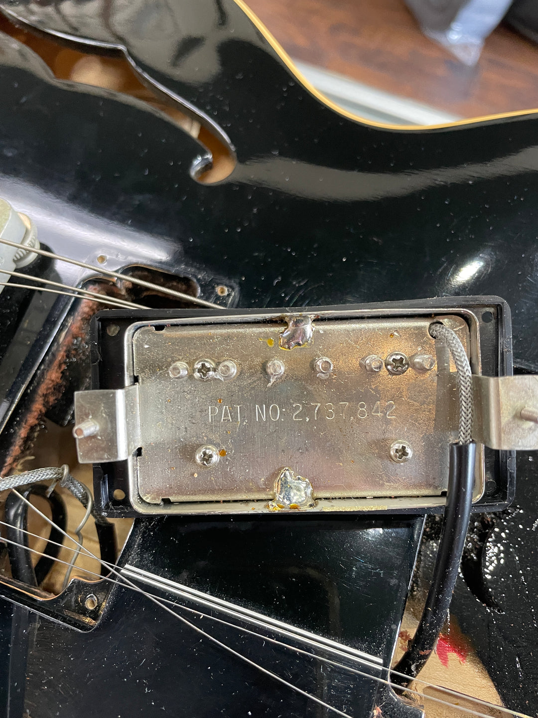 Gibson ES-335 Dot, 1988, Black/Ebony. Great Condition and Playability OHSC included (Likely Tim Shaw HB’s see pics)