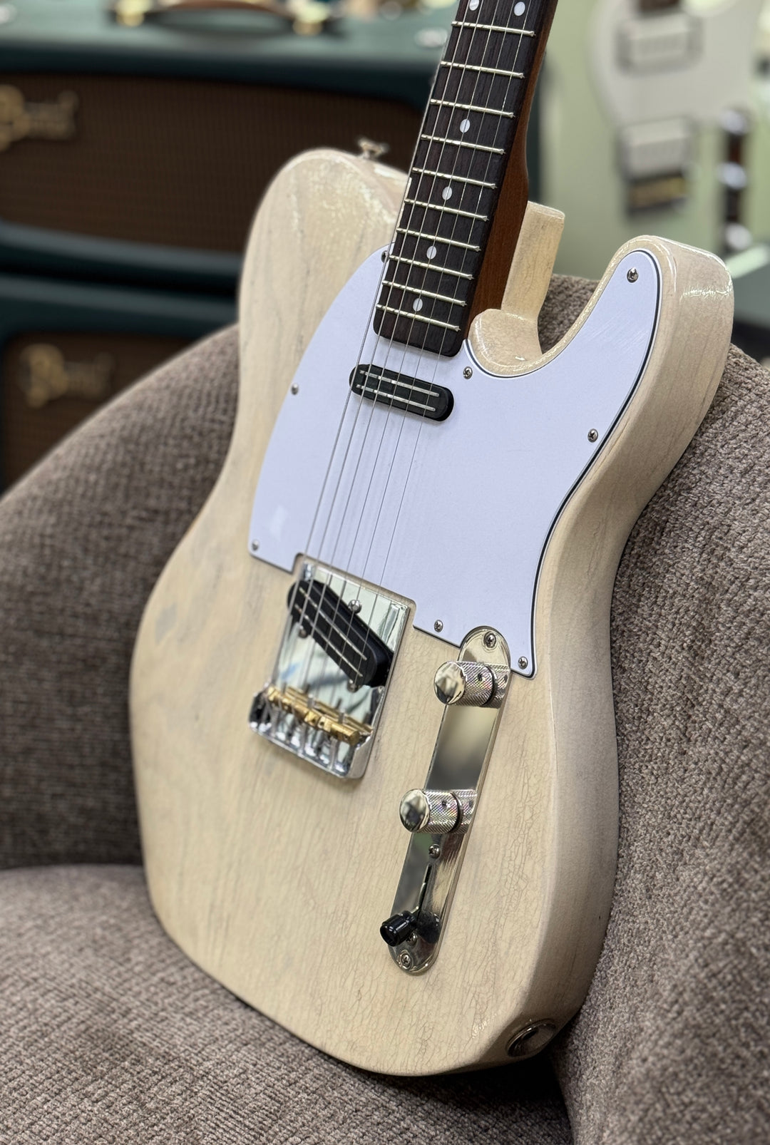 Berly Bent T - Vintage White