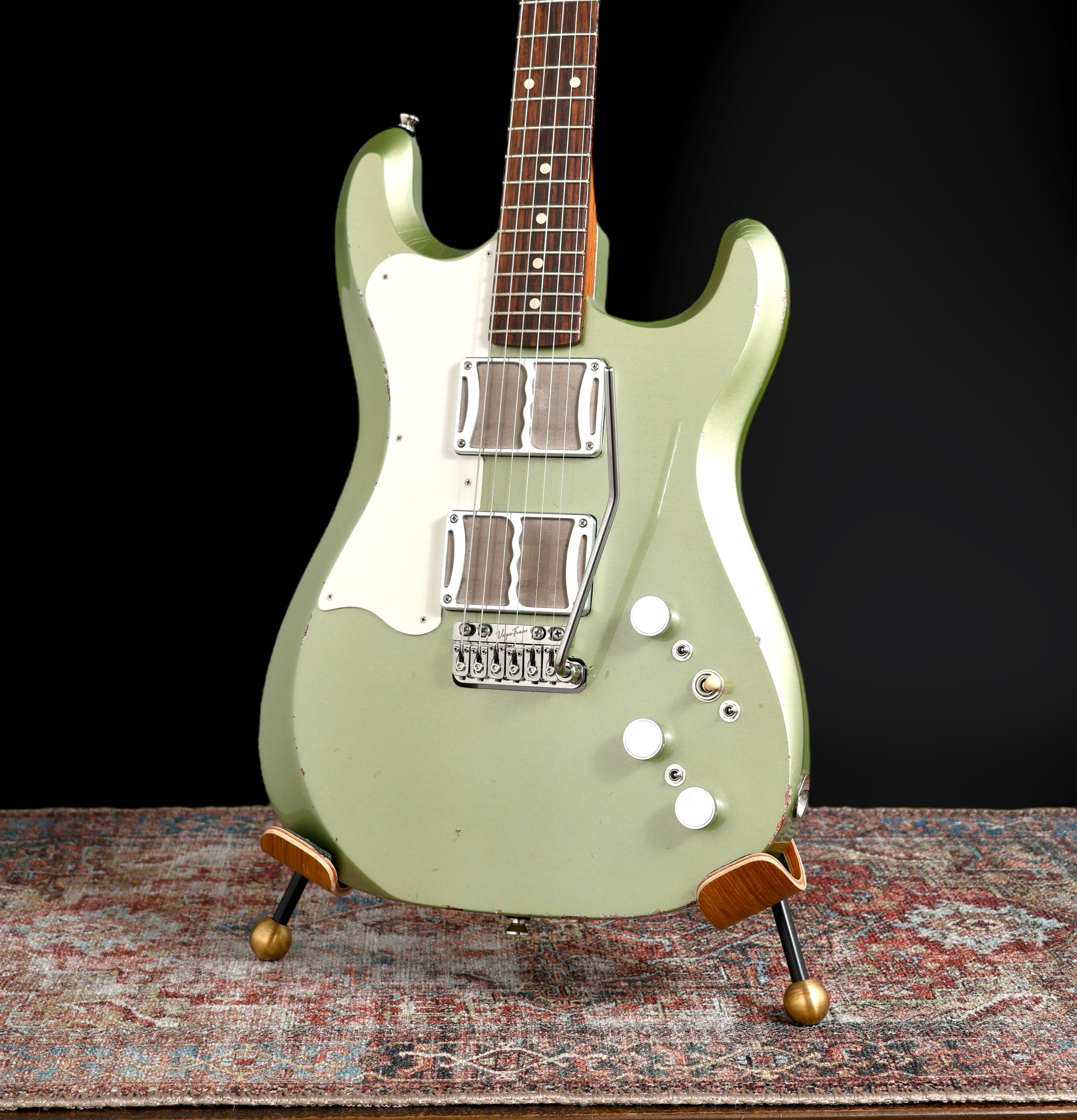 Fiam Mirari 2024 - Aged Pinecrest Green by past Ronin luthier Izzy